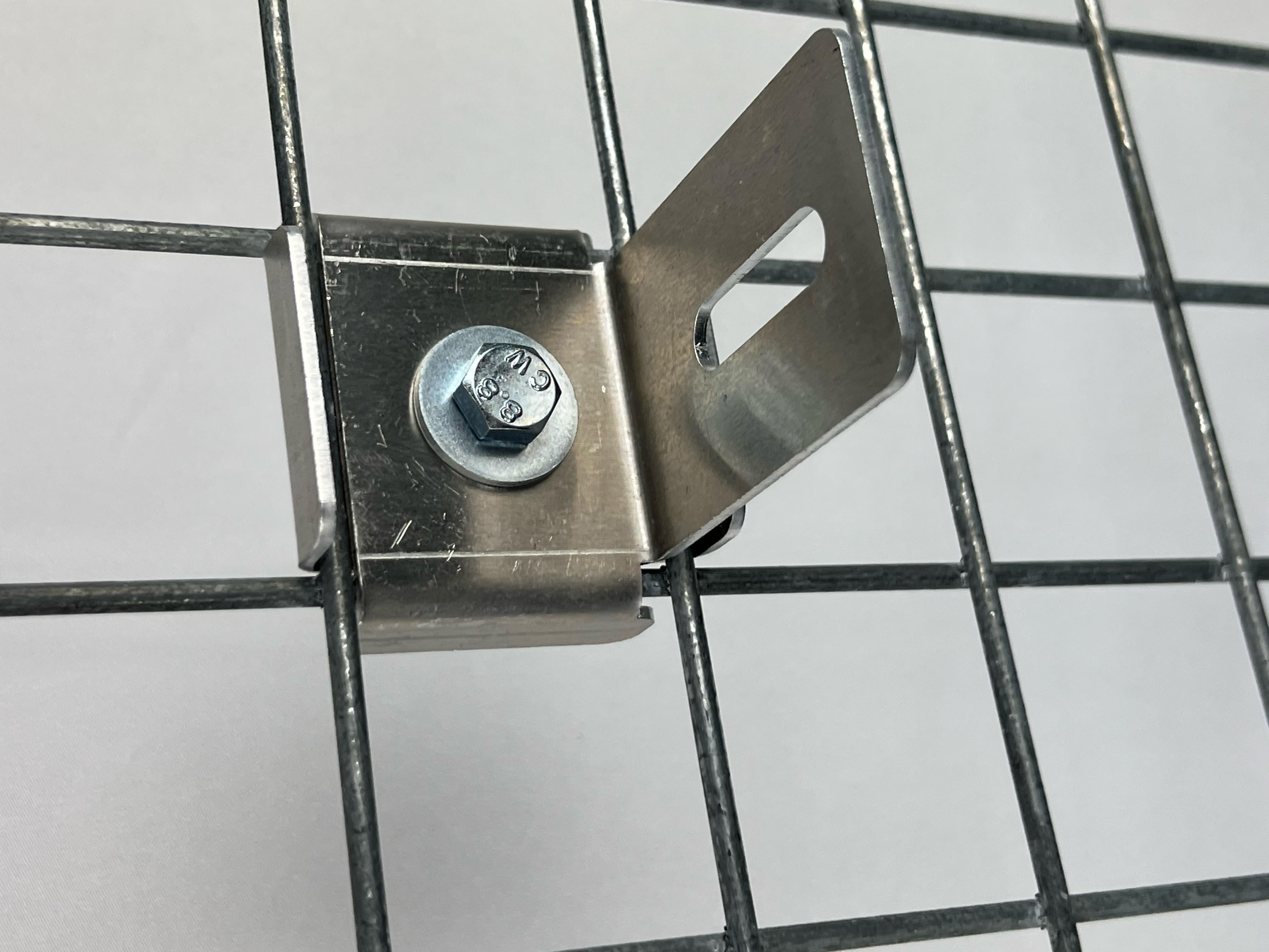 Klämma med stakethållare, maskstorlek 5 cm x 5 cm, aluminium